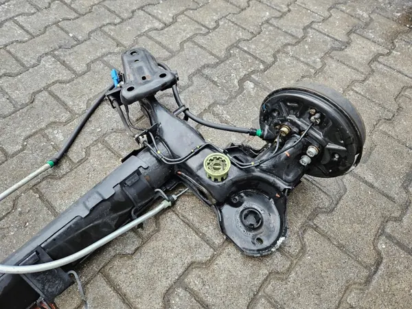 PEUGEOT 2008 I Taka-akselipalkki OEM image 5