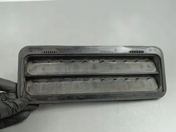 Maserati OE FOB39071 Ventilationsgallret - Begagnad image 2