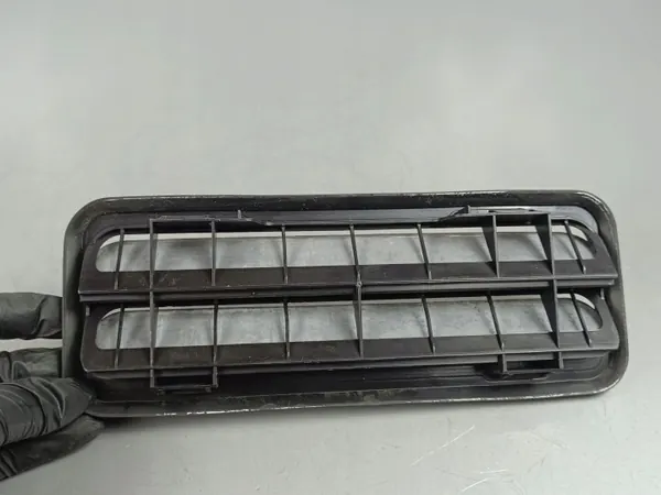 Maserati OE FOB39071 Ventilationsgallret - Begagnad image 3