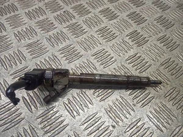 Inyector Mercedes W203 2.2 CDI A6110700987 image 2