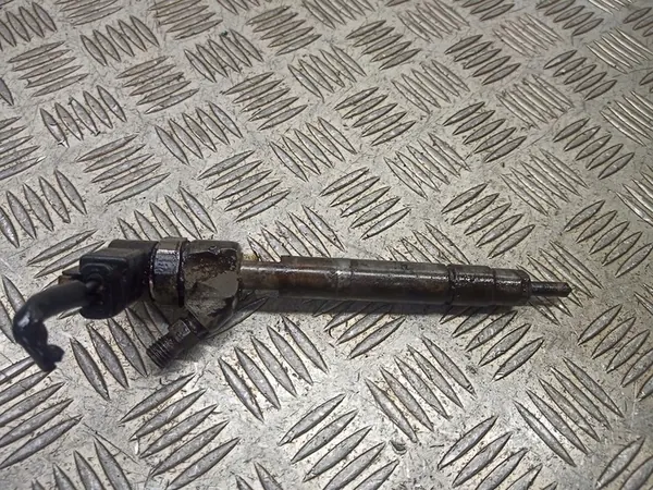 Inyector Mercedes W203 2.2 CDI A6110700987 image 3