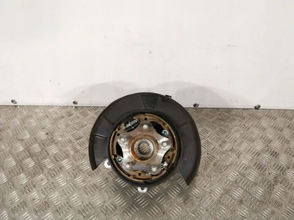 Infiniti Q50 Hinterradnabe OEM FBZ7439 - Gebraucht image 2