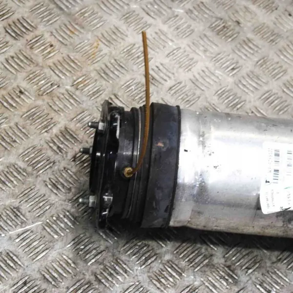 Achter linker luchtvering Tesla Model S OEM 106746126B image 4
