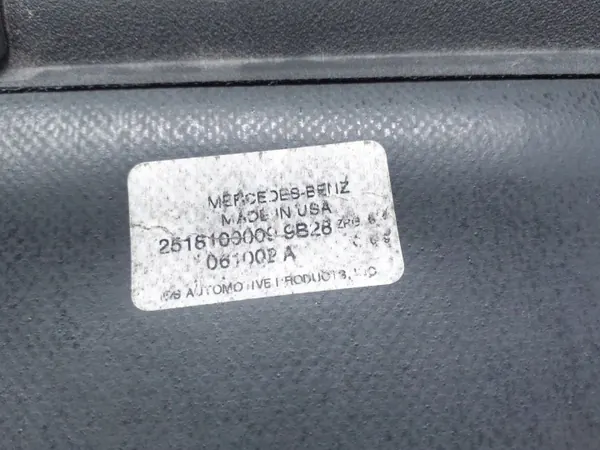 Persiana de maletero Mercedes OEM 2518100009 - Usado image 5