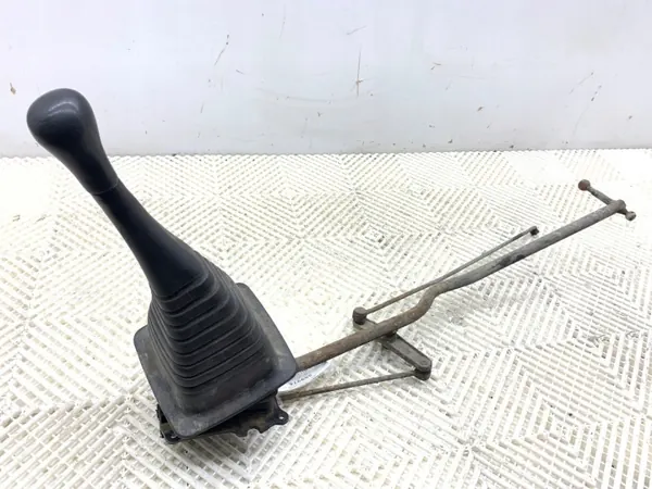 Levier de vitesses VW Transporter T4 701711025C OEM image 2