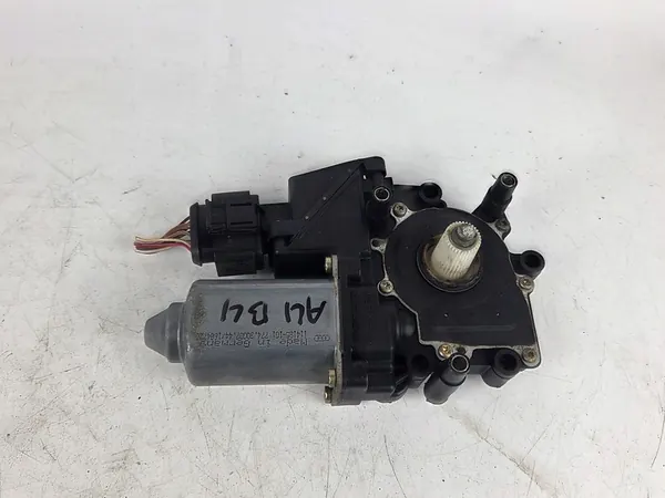 Vasemman etuikkunan moottori Audi A4 B5 OE 8D0959801D image 2