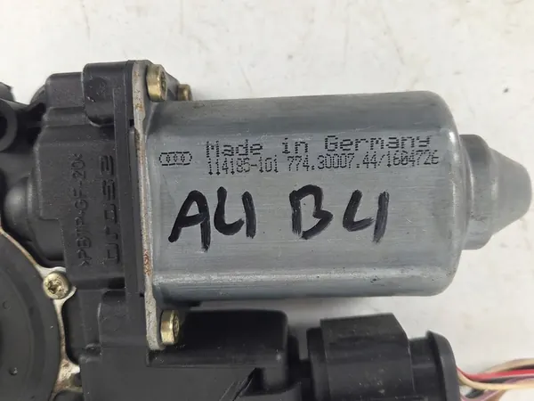 Vasemman etuikkunan moottori Audi A4 B5 OE 8D0959801D image 3