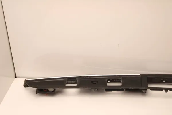 Garniture Chrome Coffre Mercedes W204 Pièce OEM image 3