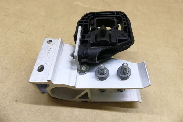 Kylarfäste vänster OEM 7422233 BMW image 3