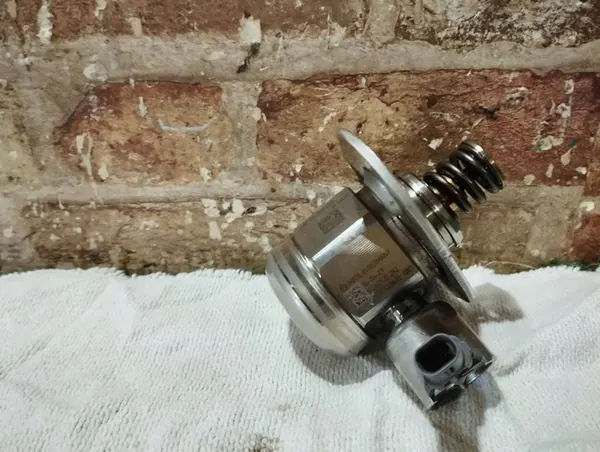 Hoge Druk Pomp BMW F32 0261520282 / 8604229 image 3