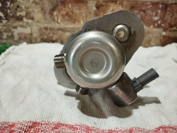 Hoge Druk Pomp BMW F32 0261520282 / 8604229 image 6