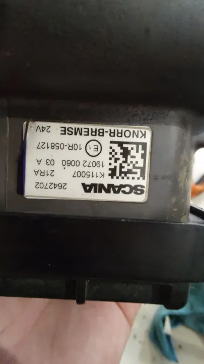 Modulador de válvula EBS Scania OEM 2642702 - Usado image 3