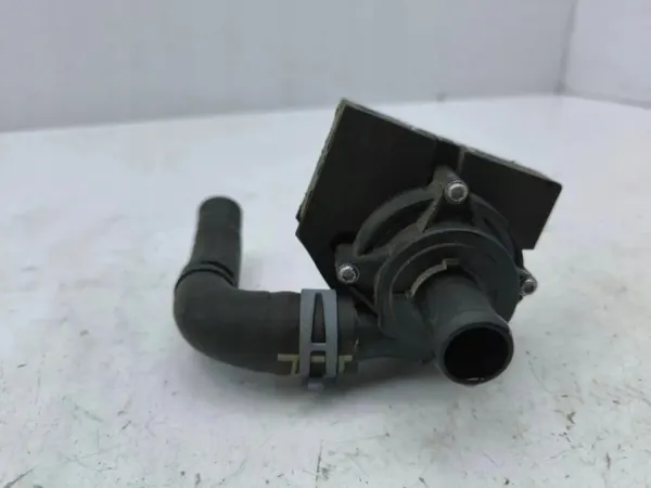 Waterpomp Audi A3 8V 1.6 TDI OEM 5Q0965567 image 5