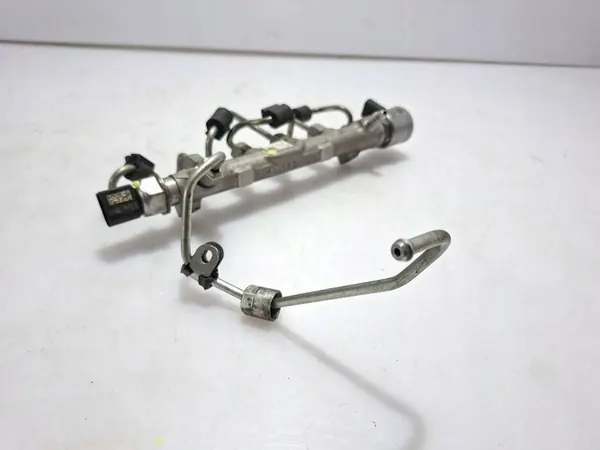 VW Touran III 2019 2.0TDI Einspritzleiste komplett 04L089H image 6