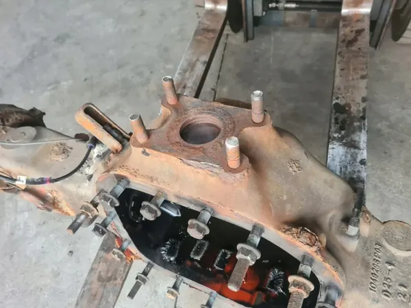 OEM 1048296 P03 Volvo FH/FM Caja del Eje Usada image 5