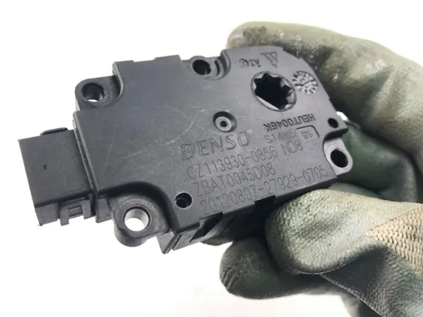 Motor de compuerta Audi CZ1139300856 Gasolina 2004 Usado image 3