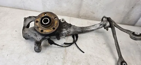 Höger framstyrknoge OEM R8K0407258 för Audi image 10