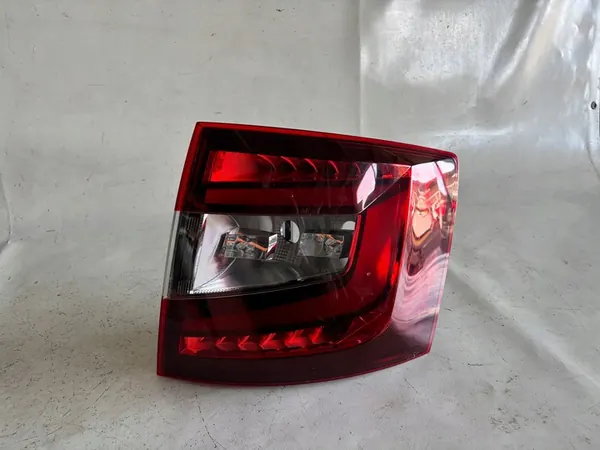 Lámpara trasera derecha Skoda Octavia III Lift LED Kombi 2016- image 2
