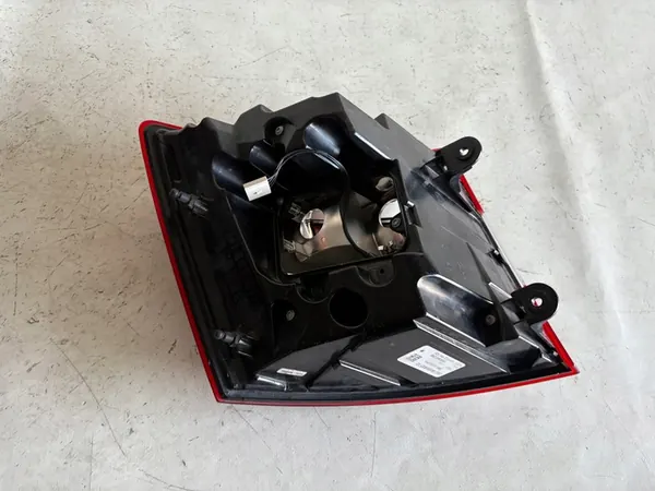 Lámpara trasera derecha Skoda Octavia III Lift LED Kombi 2016- image 5