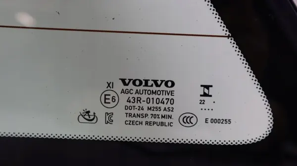 Volvo V90 Linker Carrosserieruit OEM 32368774 image 4