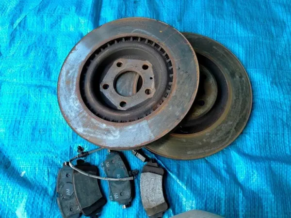 Audi Q5 80A Bremscheiben & Beläge Hinten 330mm OEM 310126173915 image 7