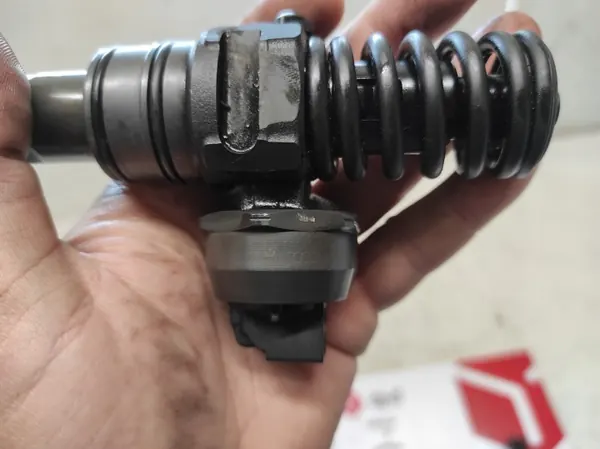 Bomba inyección 1.4 TDI OEM 038130073AG - Usado image 3