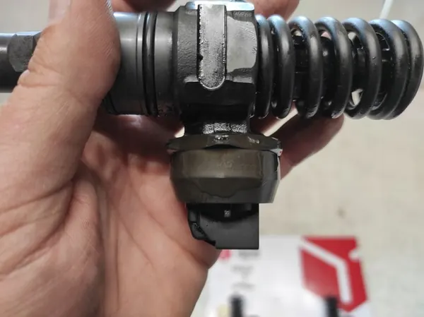 Bomba inyección 1.4 TDI OEM 038130073AG - Usado image 4