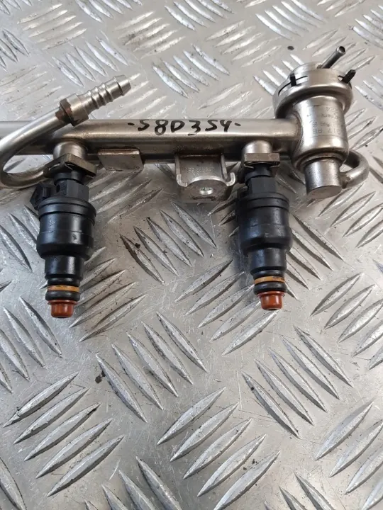 Rampe d'injection OEM 058133681 pour Audi A4 Avant image 10