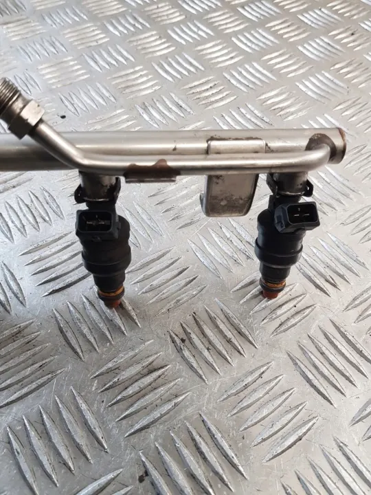 Rampe d'injection OEM 058133681 pour Audi A4 Avant image 8