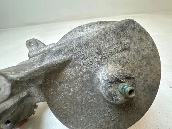 Montage de filtre à carburant Ford C-MAX II 2012 AV609180AF image 3