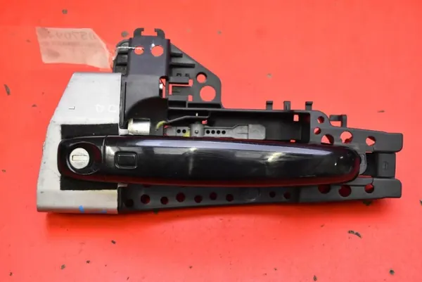 Etuvasen Ovenkahva Musta OEM 8U1837885 Audi Q3 image 2