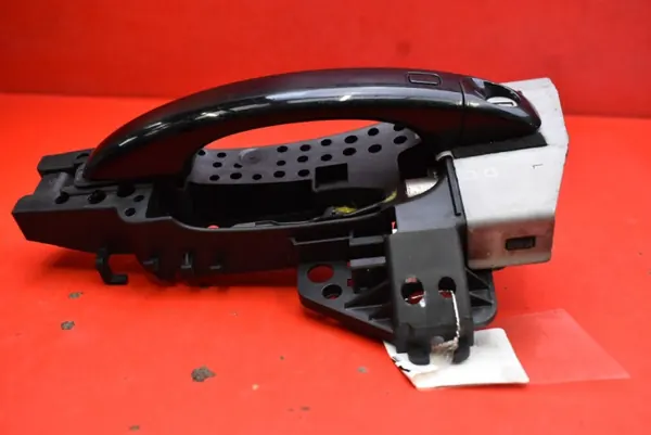 Etuvasen Ovenkahva Musta OEM 8U1837885 Audi Q3 image 6