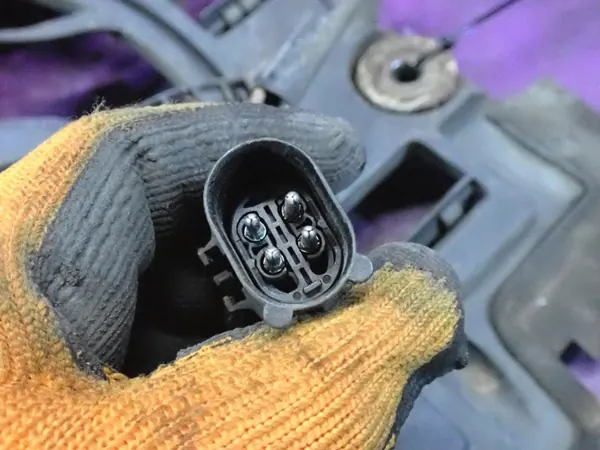 Kylarrubrik BMW E39 95-00 2.5 163HK 64546921397 image 5