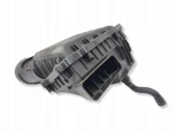 Audi Ilmansuodatin Kotelo OEM 5Q0129601BS A3 8Y image 4