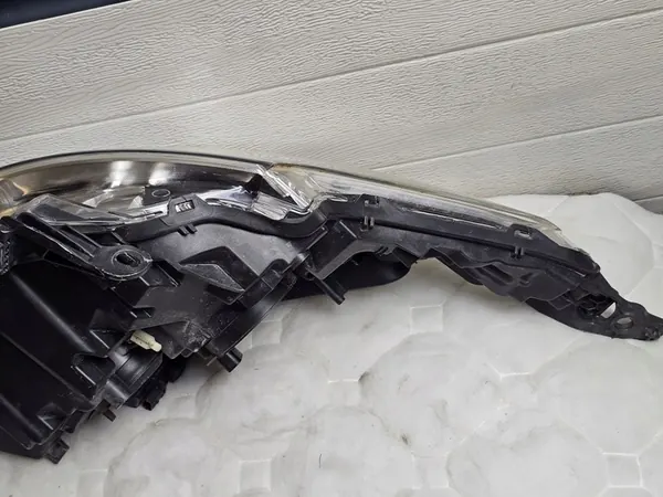 Vasen etuvalaisin LED Peugeot 208 image 10