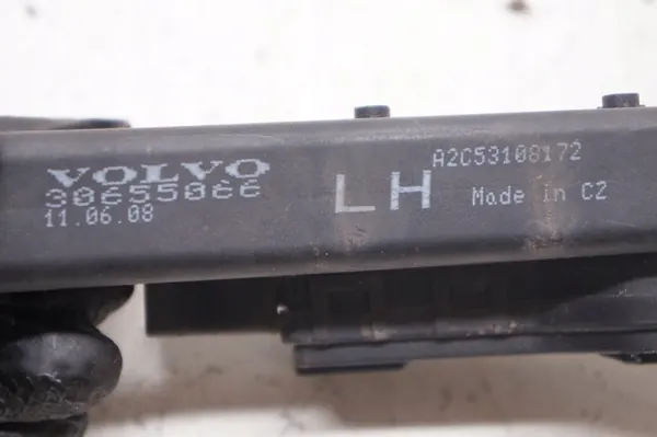 VOLVO S80 II V70 III XC70 II Koplampen Spoel Pomp Links 30655066 image 3