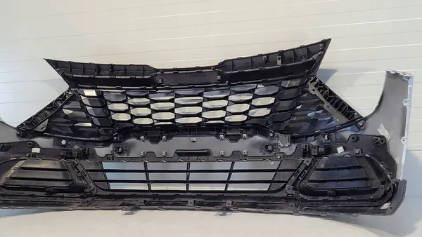 KIA Sportage V Parachoques Delantero 2022 image 10