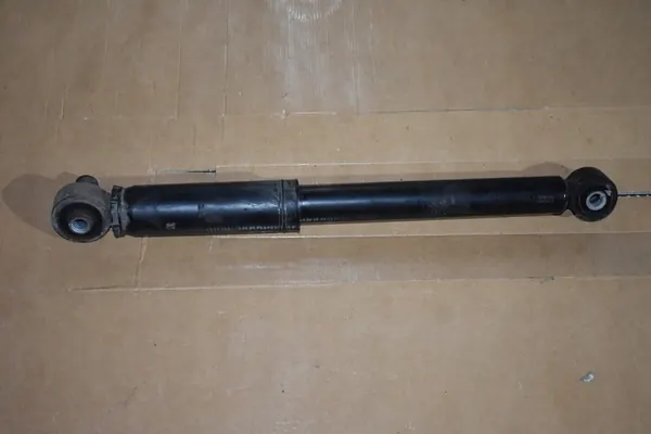 Bakre stötdämpare Mercedes W447 Vito image 2