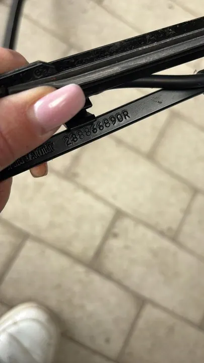 Wiper Arm Renault Scenic V E-Tech image 3