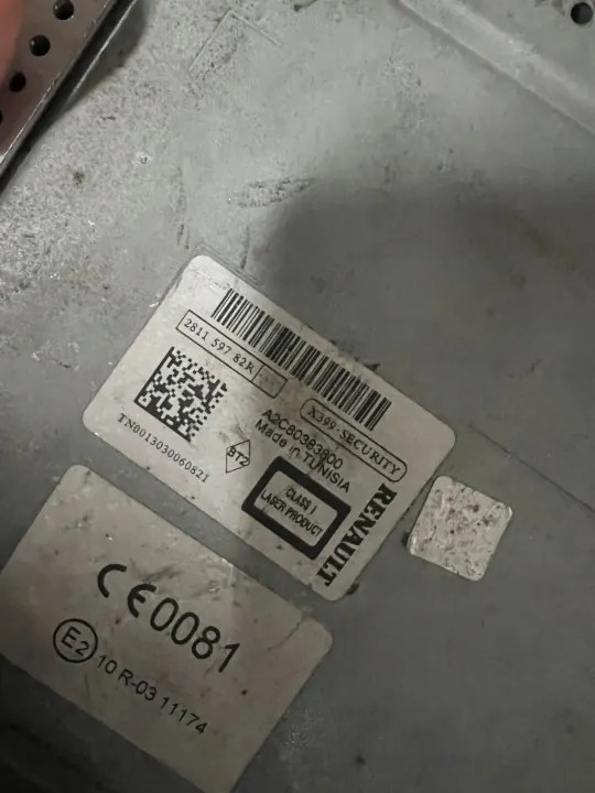 Rádio Renault Master OEM 281159782r - Estado usado image 3