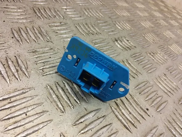 KIA Stonic 2019 Resistor / Resistor de Ventilador image 3