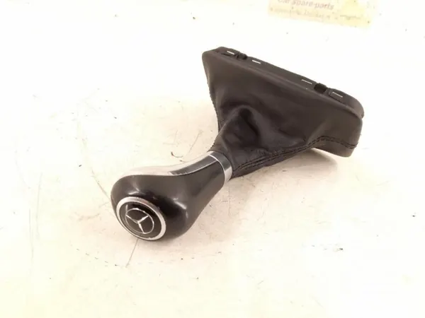 Pomo de cambio Mercedes-Benz OEM A2042677710 - Usado image 6