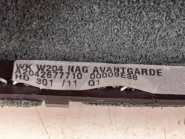Pomo de cambio Mercedes-Benz OEM A2042677710 - Usado image 8