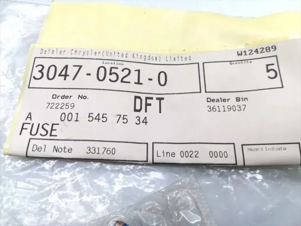 Mercedes-Benz Sicherung A0015457534 für E 200 Benzin image 9
