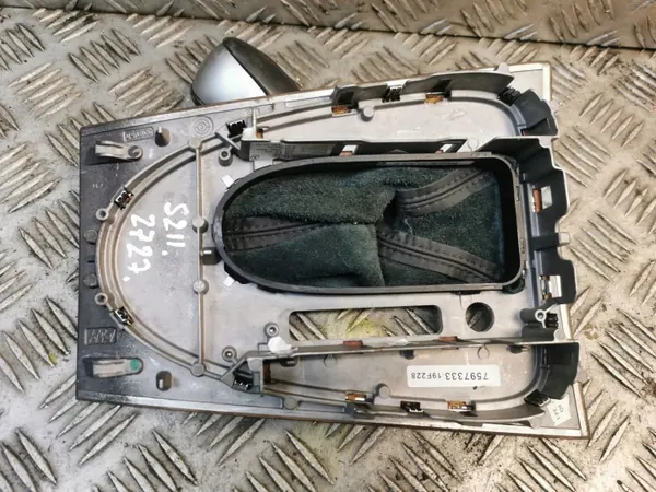 Mercedes-Benz E W211 Pookknop OEM 2116802436 image 3