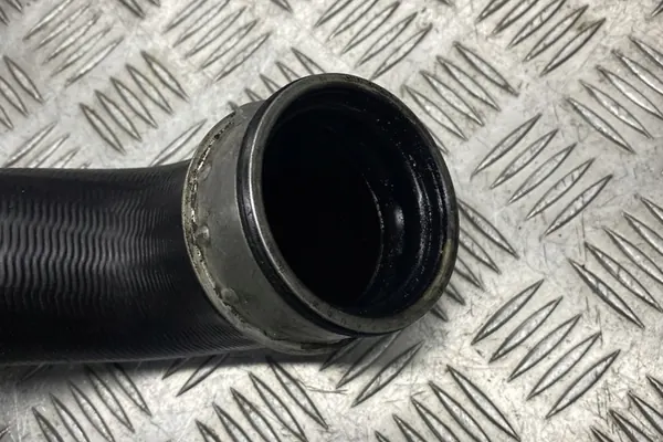 Tubería intercooler AUDI A4 AVANT 2.0L diésel 2007 OEM image 3