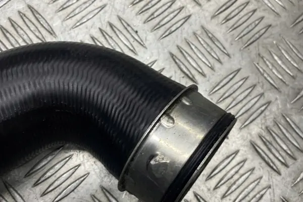 Tubería intercooler AUDI A4 AVANT 2.0L diésel 2007 OEM image 4