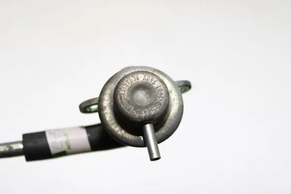 Régulateur Pression Carburant OEM Jaguar X308 3.2 V8 image 6