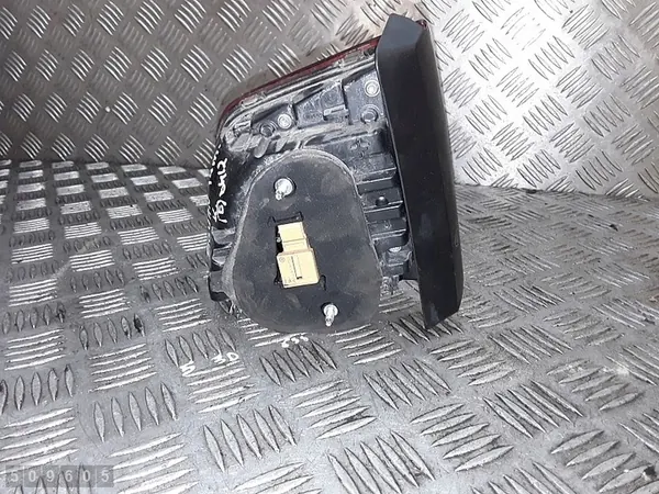 Luz trasera VW Tiguan 2014 5n0945307 image 2