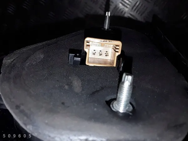 Luz trasera VW Tiguan 2014 5n0945307 image 3